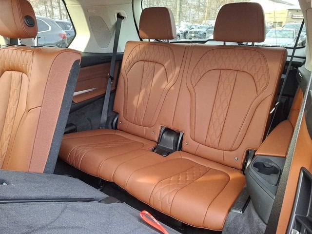 2025 BMW X7 xDrive40i Sports Activity Vehicle
