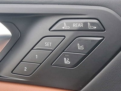 2025 BMW X7 xDrive40i Sports Activity Vehicle