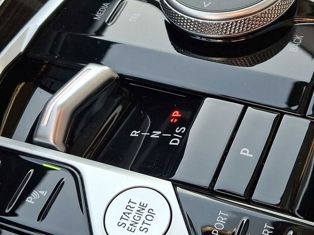 2025 BMW X7 xDrive40i Sports Activity Vehicle