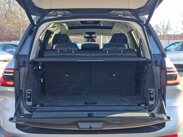 2025 BMW X7 xDrive40i Sports Activity Vehicle