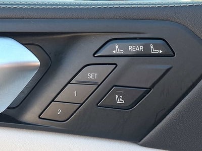 2025 BMW X7 xDrive40i Sports Activity Vehicle