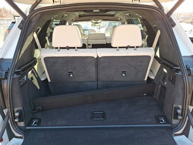 2025 BMW X7 xDrive40i Sports Activity Vehicle