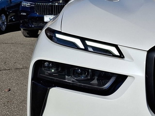 2025 BMW X7 xDrive40i Sports Activity Vehicle