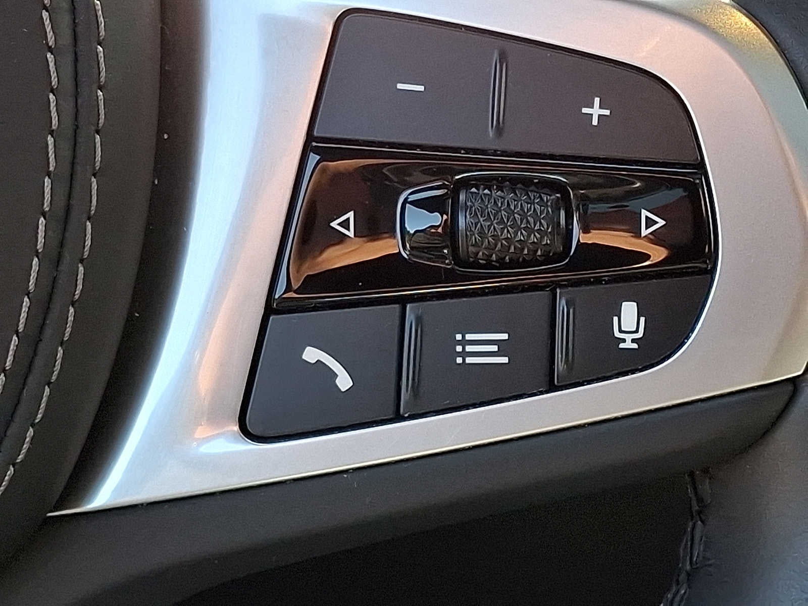 2024 BMW X7 xDrive40i Sports Activity Vehicle
