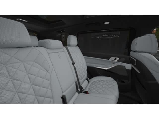 2026 BMW X7 xDrive40i Sports Activity Vehicle