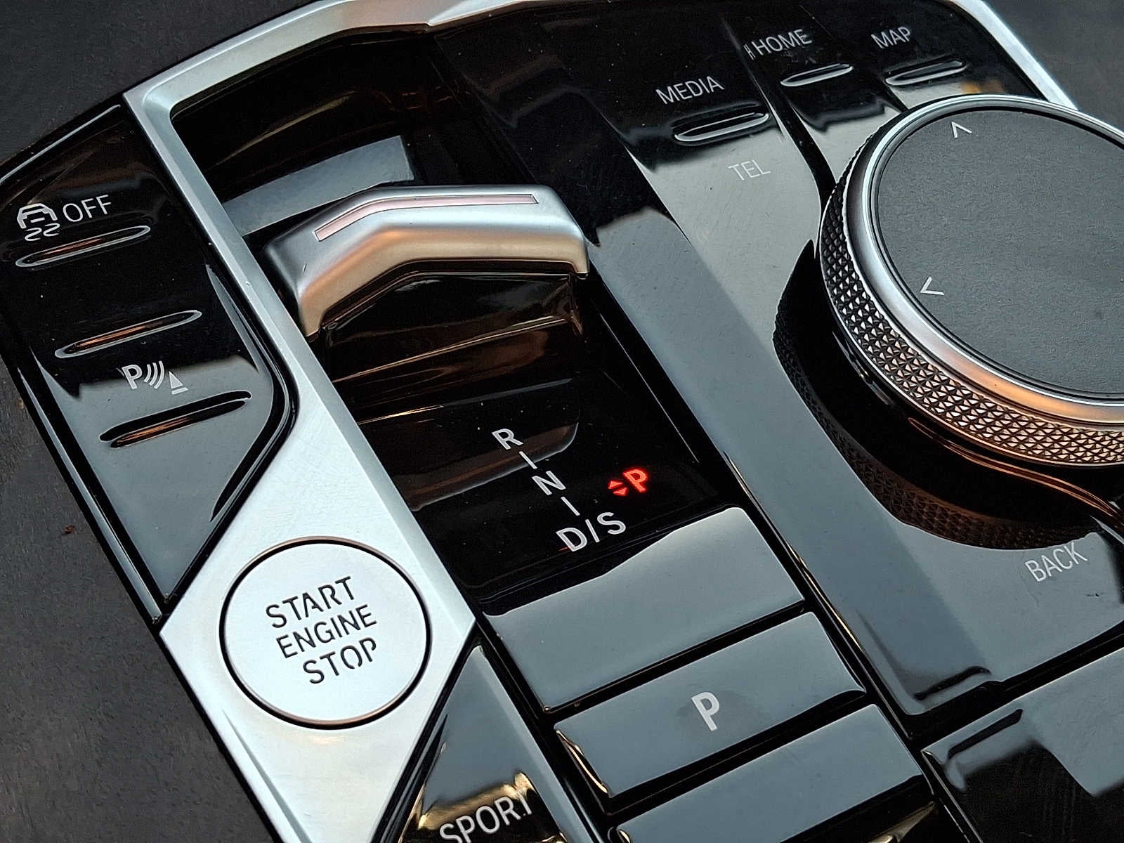 2025 BMW X7 xDrive40i Sports Activity Vehicle