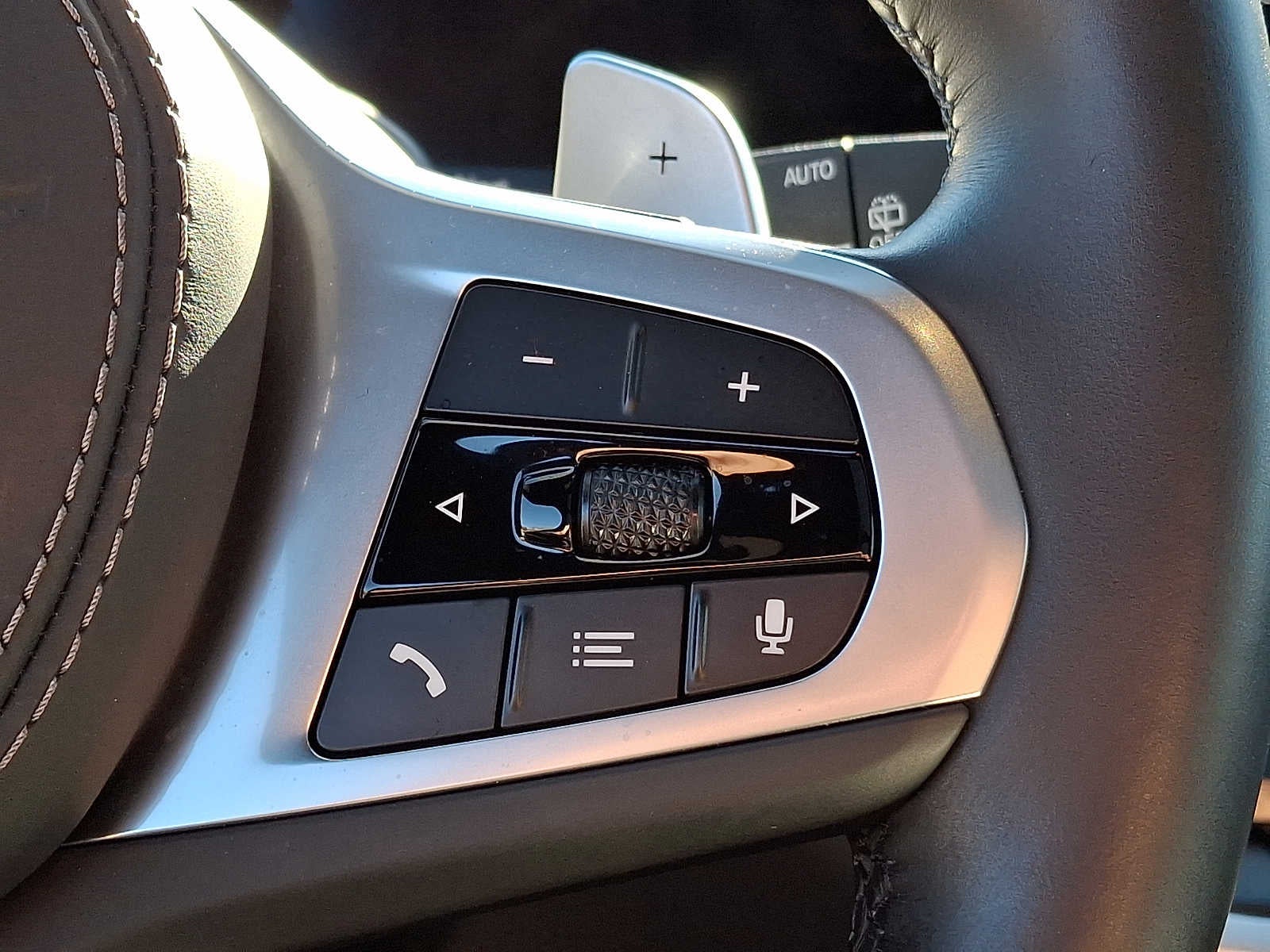 2025 BMW X7 xDrive40i Sports Activity Vehicle