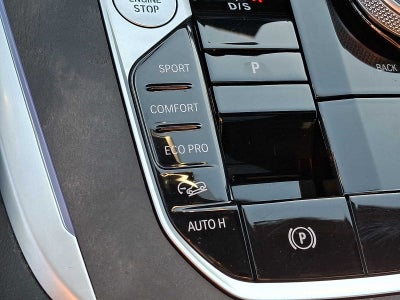 2025 BMW X7 xDrive40i Sports Activity Vehicle