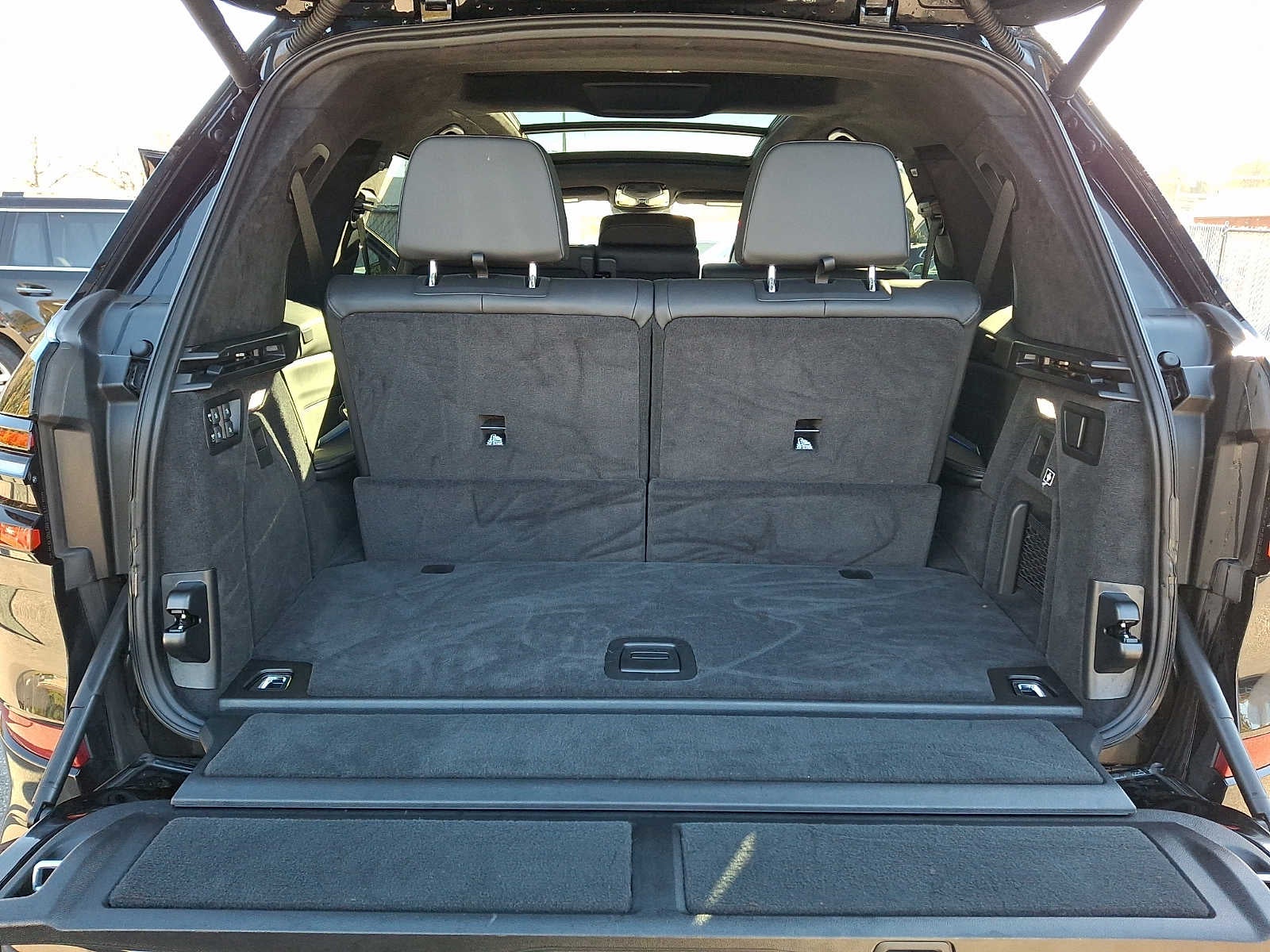 2025 BMW X7 xDrive40i Sports Activity Vehicle