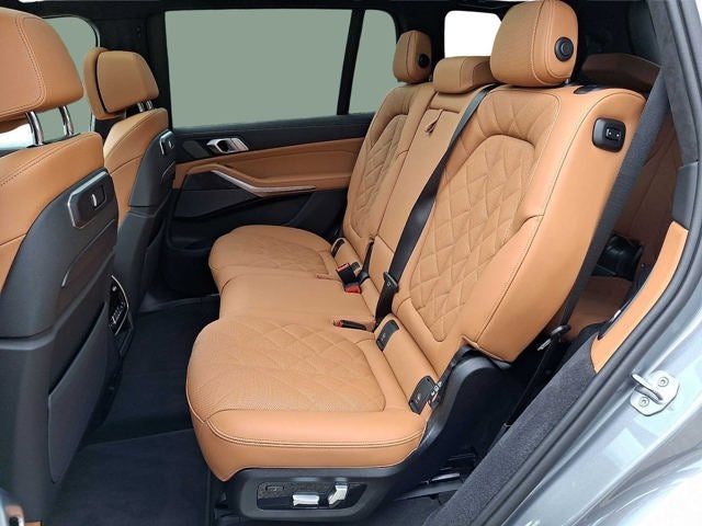 2026 BMW X7 xDrive40i Sports Activity Vehicle