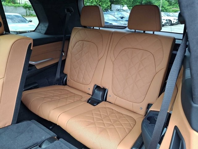 2026 BMW X7 xDrive40i Sports Activity Vehicle