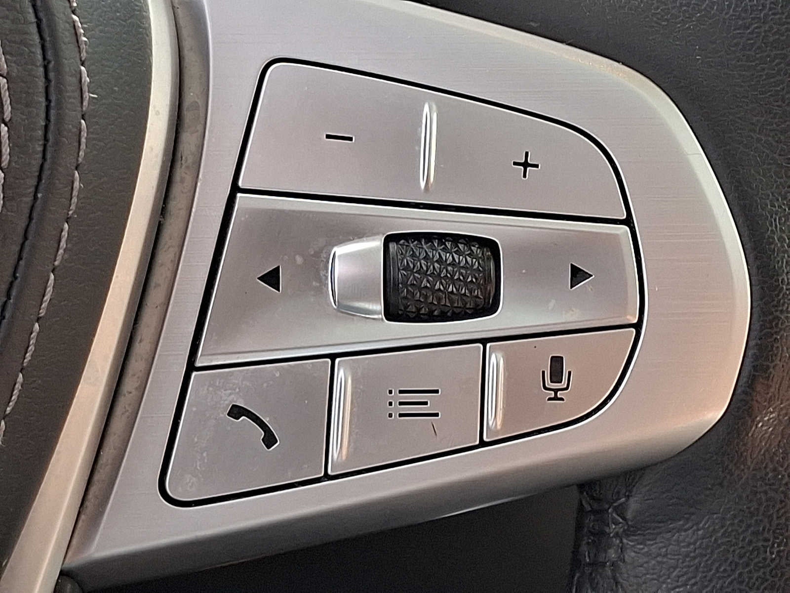 2024 BMW X7 xDrive40i Sports Activity Vehicle