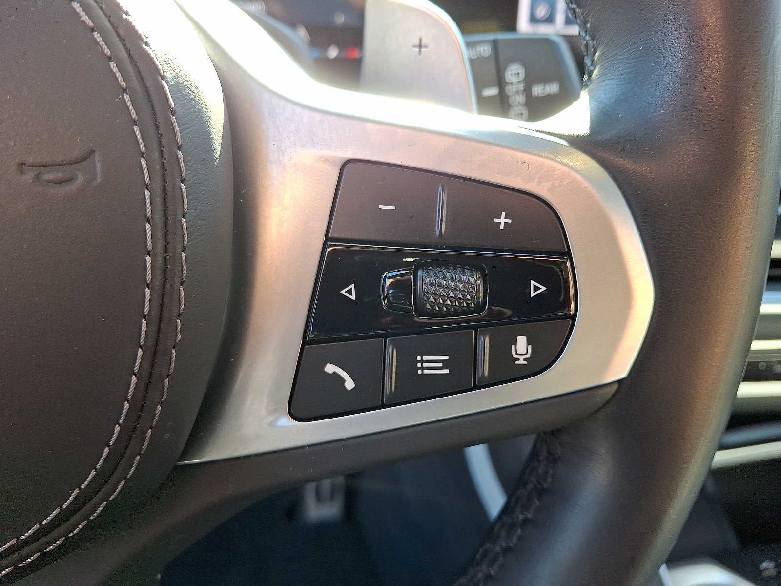 2023 BMW X7 xDrive40i Sports Activity Vehicle