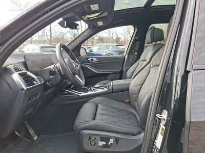 2025 BMW X7 xDrive40i Sports Activity Vehicle