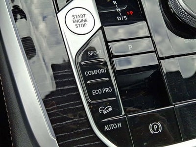 2025 BMW X7 xDrive40i Sports Activity Vehicle