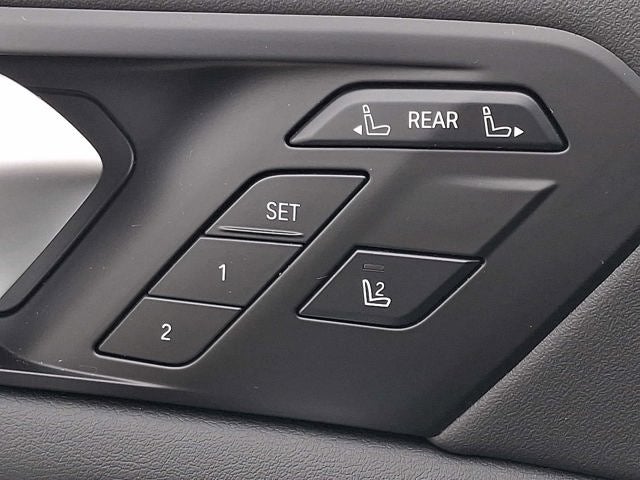 2025 BMW X7 xDrive40i Sports Activity Vehicle