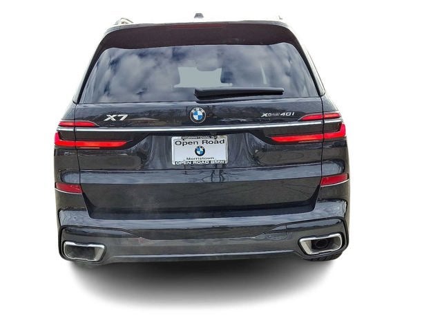 2025 BMW X7 xDrive40i Sports Activity Vehicle