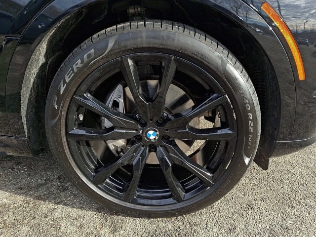 2025 BMW X7 xDrive40i Sports Activity Vehicle