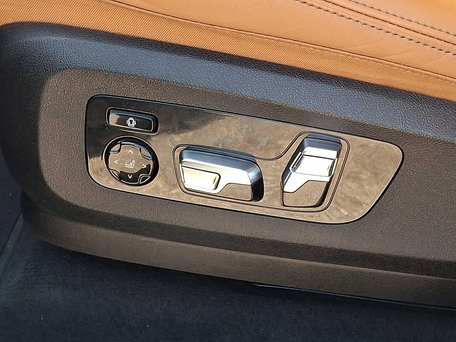 2023 BMW X7 xDrive40i Sports Activity Vehicle
