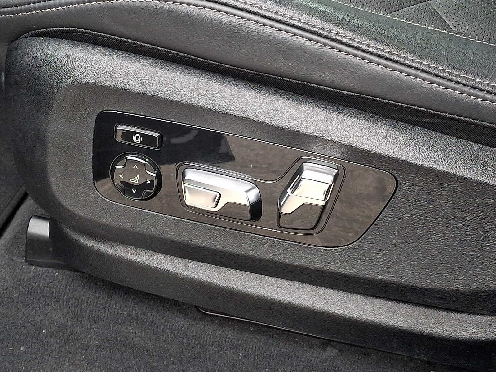 2025 BMW X5 xDrive40i Sports Activity Vehicle