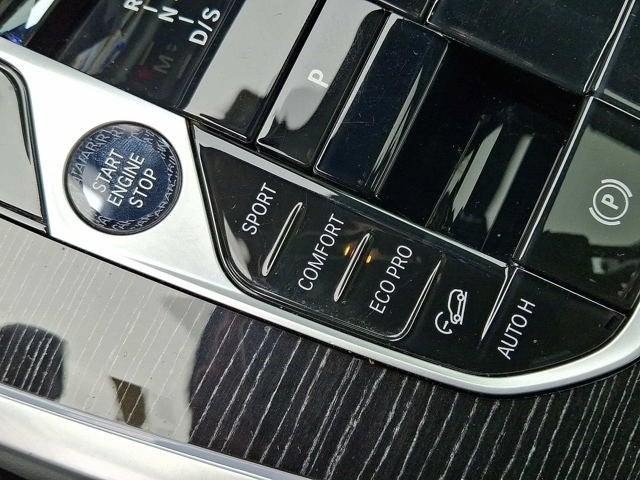 2025 BMW X7 M60i Sports Activity Vehicle