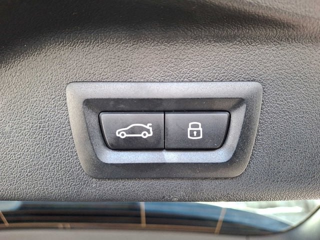 2025 BMW X5 xDrive50e Plug-In Hybrid