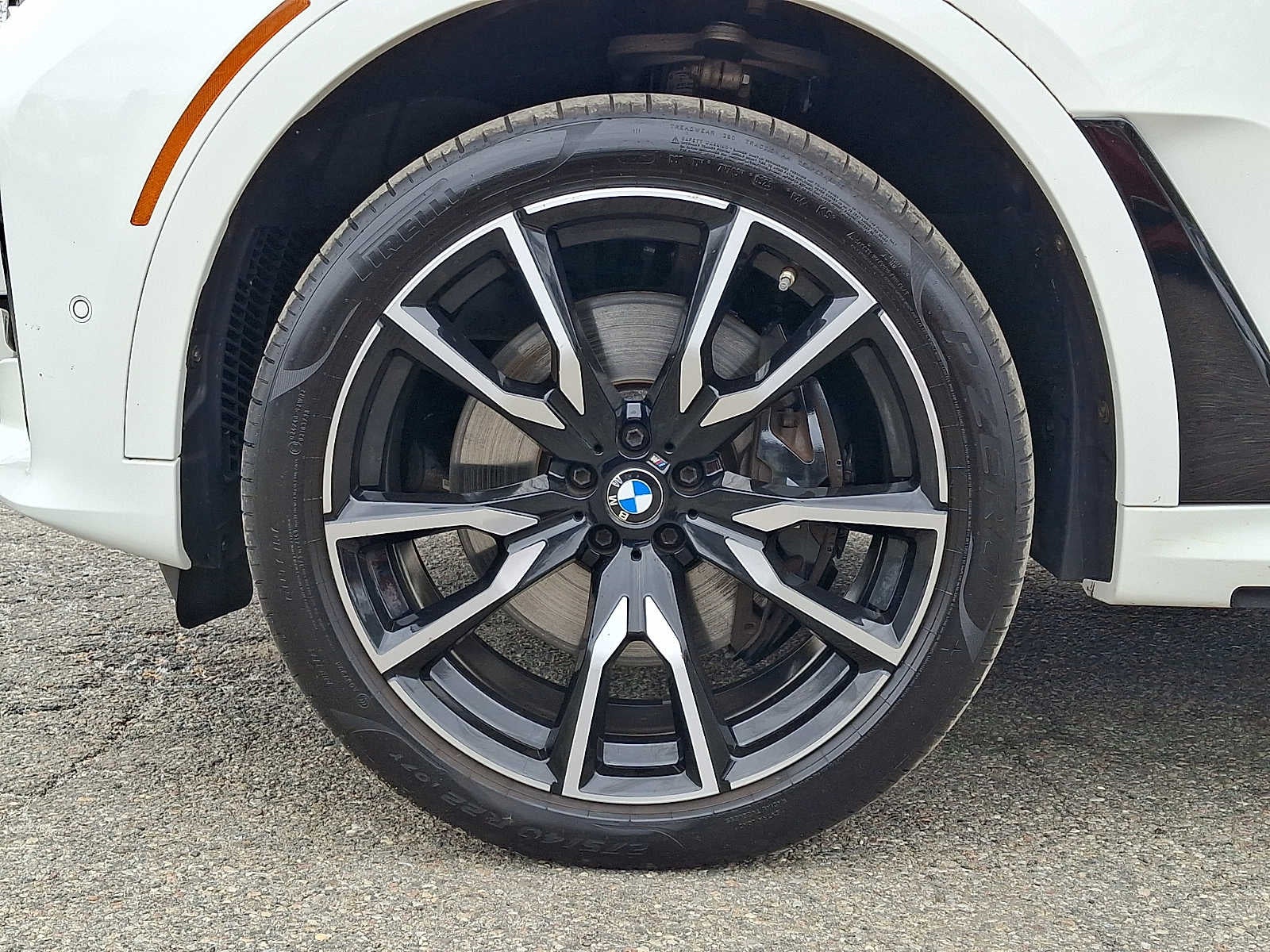 2022 BMW X7 xDrive40i Sports Activity Vehicle