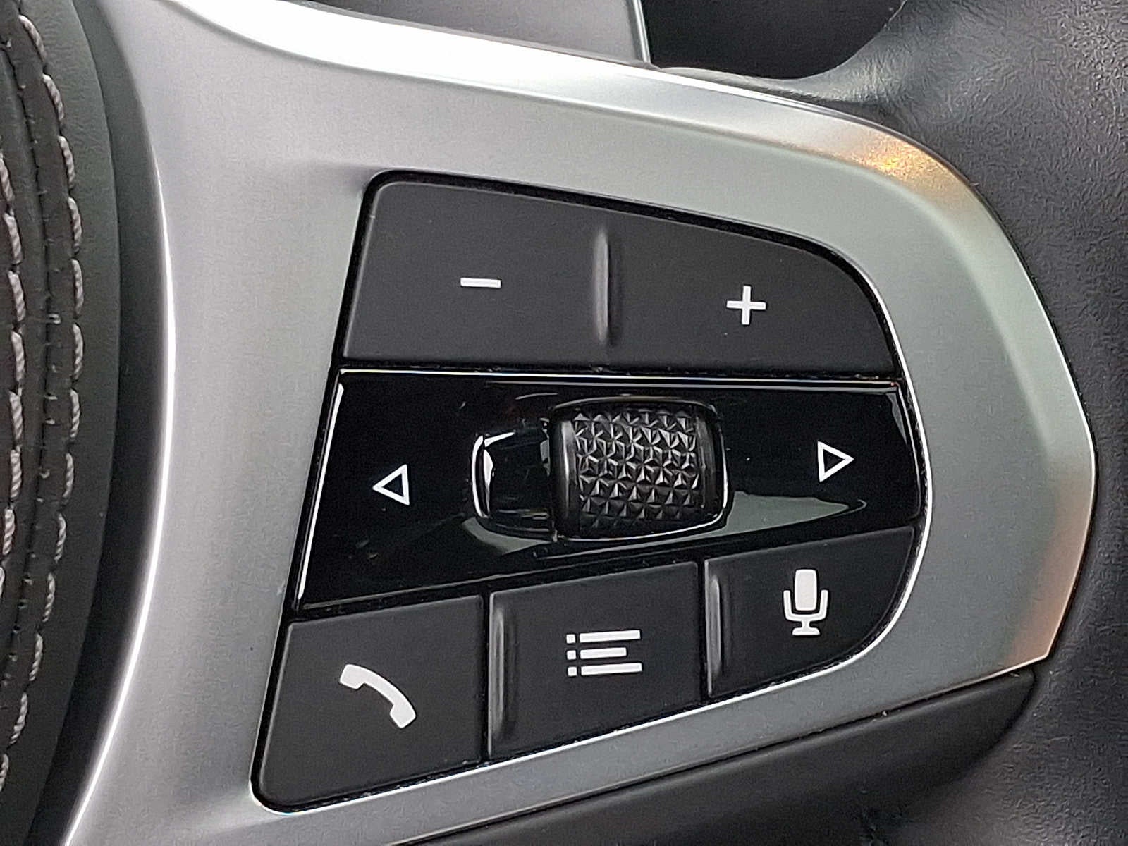 2023 BMW X6 xDrive40i Sports Activity Coupe