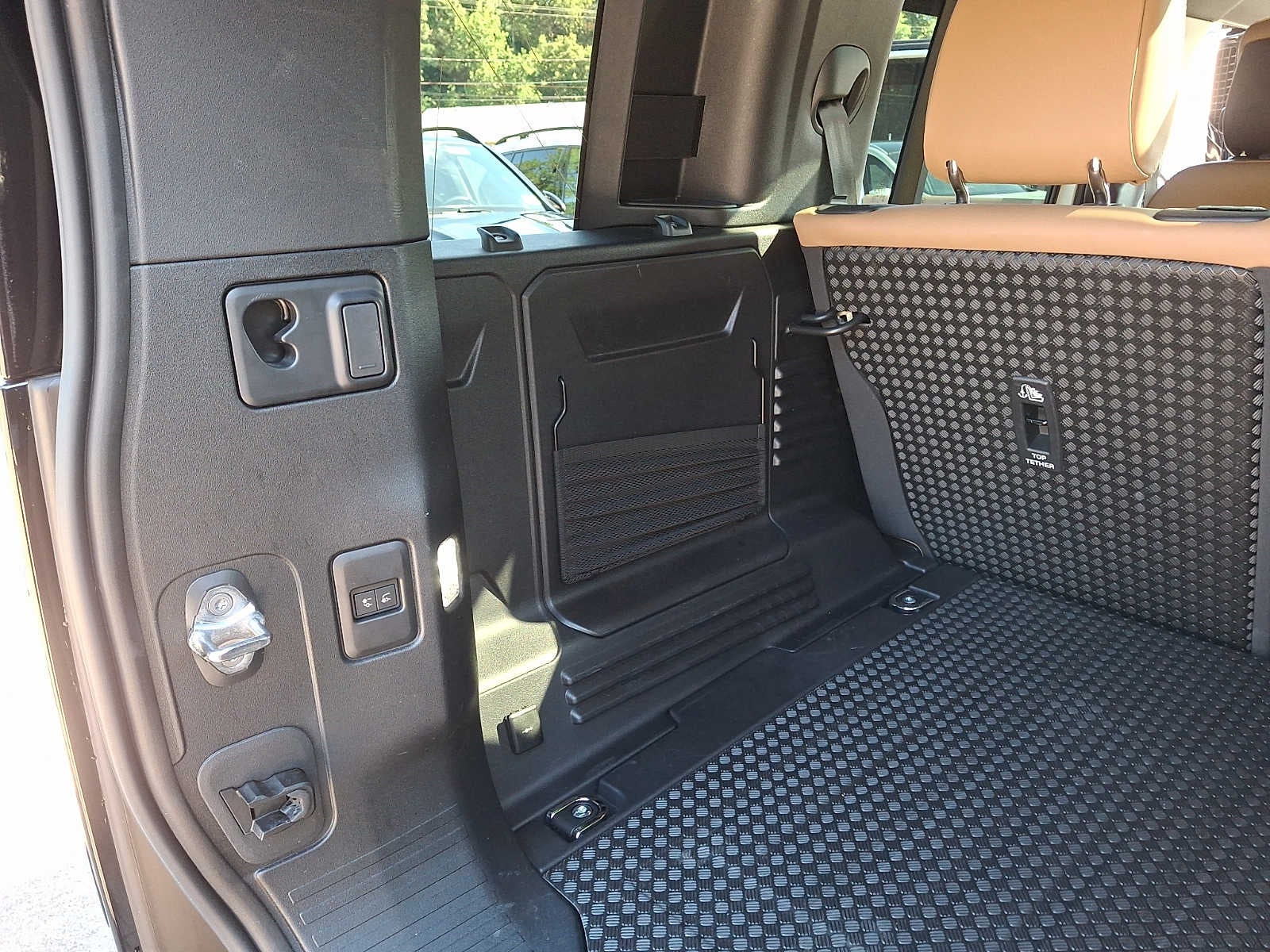 2026 Land Rover Defender 110 P400 X-Dynamic SE