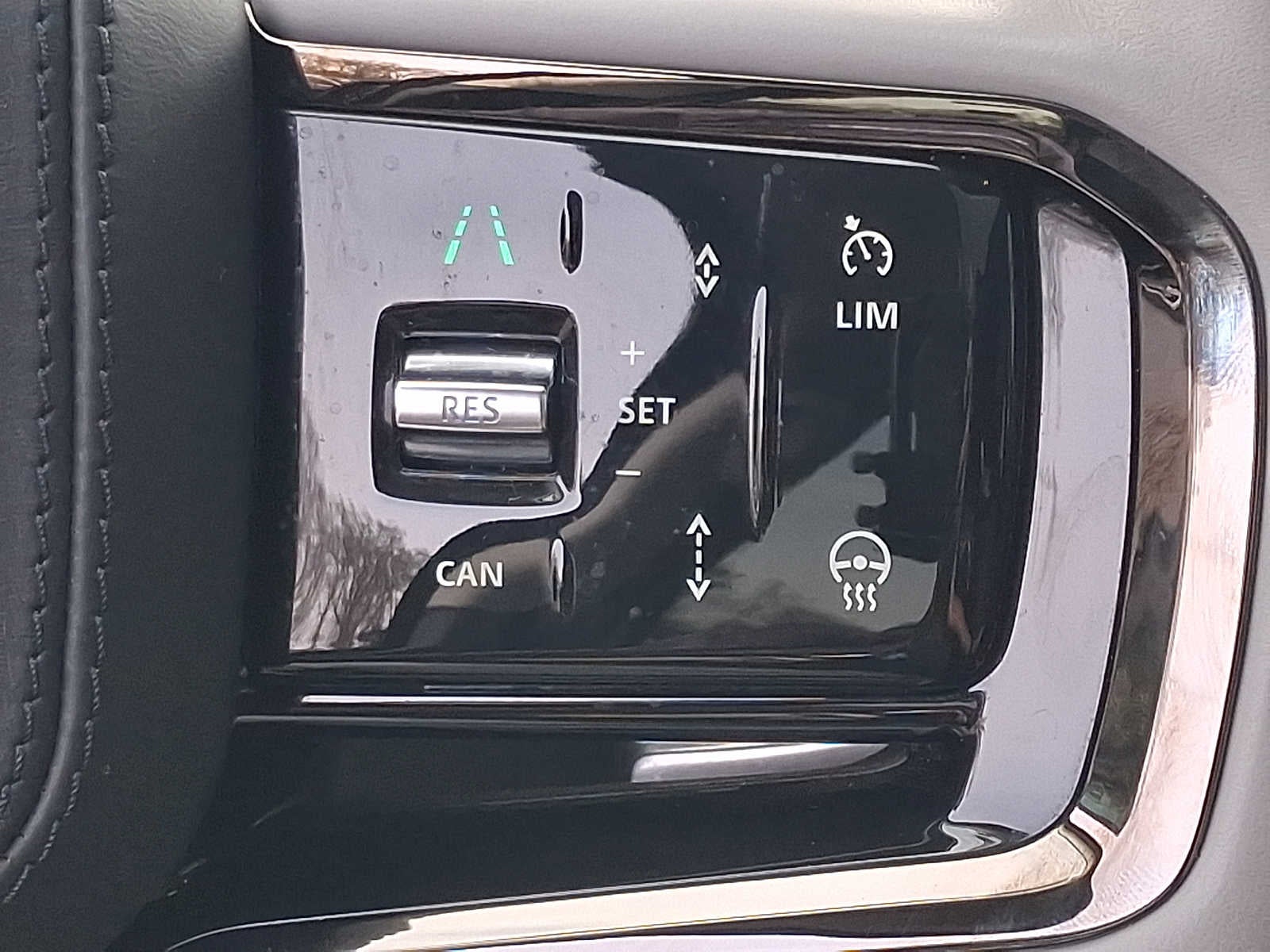 2025 Land Rover Range Rover Velar P250 Dynamic SE