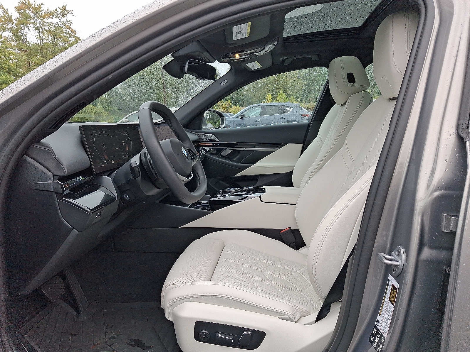 2025 BMW 5 Series 530i xDrive Sedan