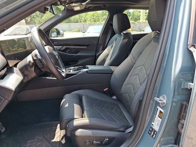 2025 BMW 5 Series 530i xDrive Sedan