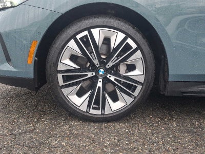 2025 BMW 5 Series 530i xDrive Sedan