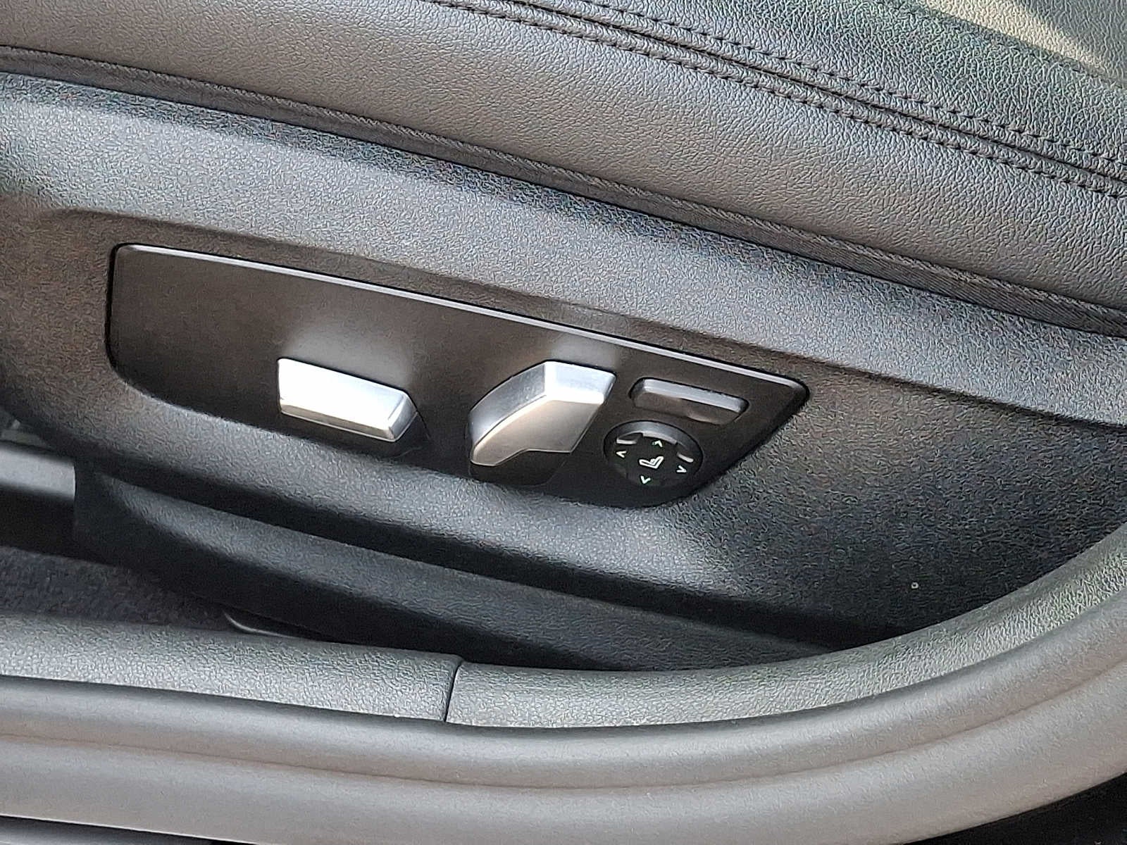 2019 BMW 5 Series 530i xDrive Sedan