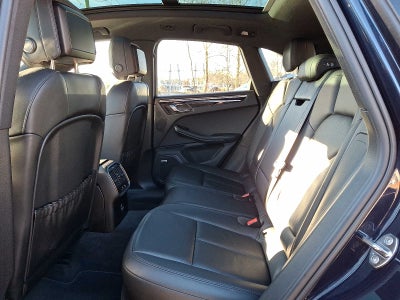 2022 Porsche Macan AWD