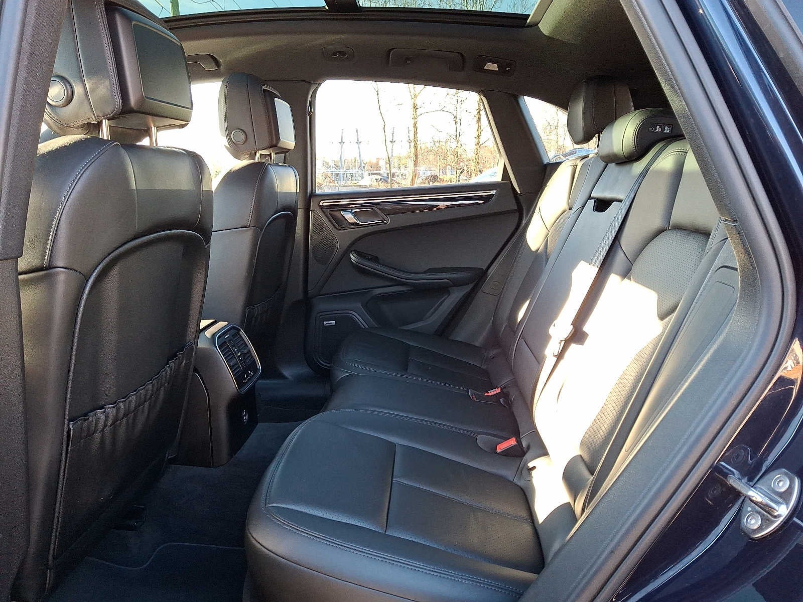 2022 Porsche Macan AWD