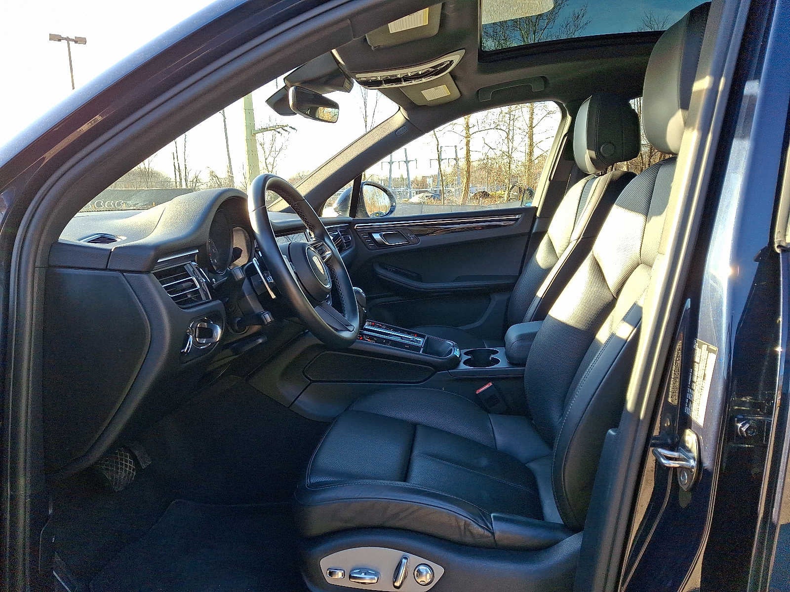 2022 Porsche Macan AWD