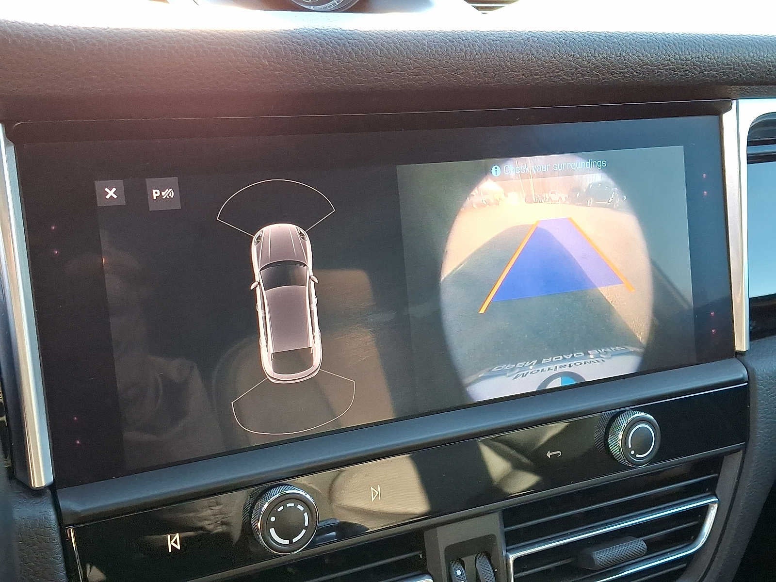 2022 Porsche Macan AWD