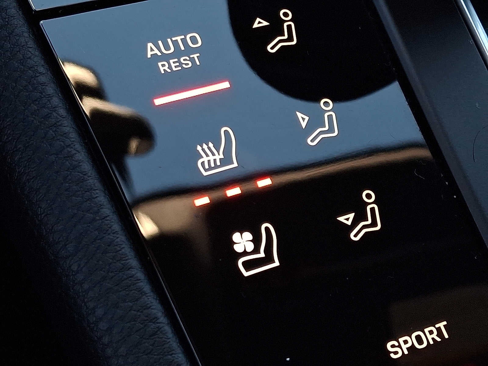 2022 Porsche Macan AWD