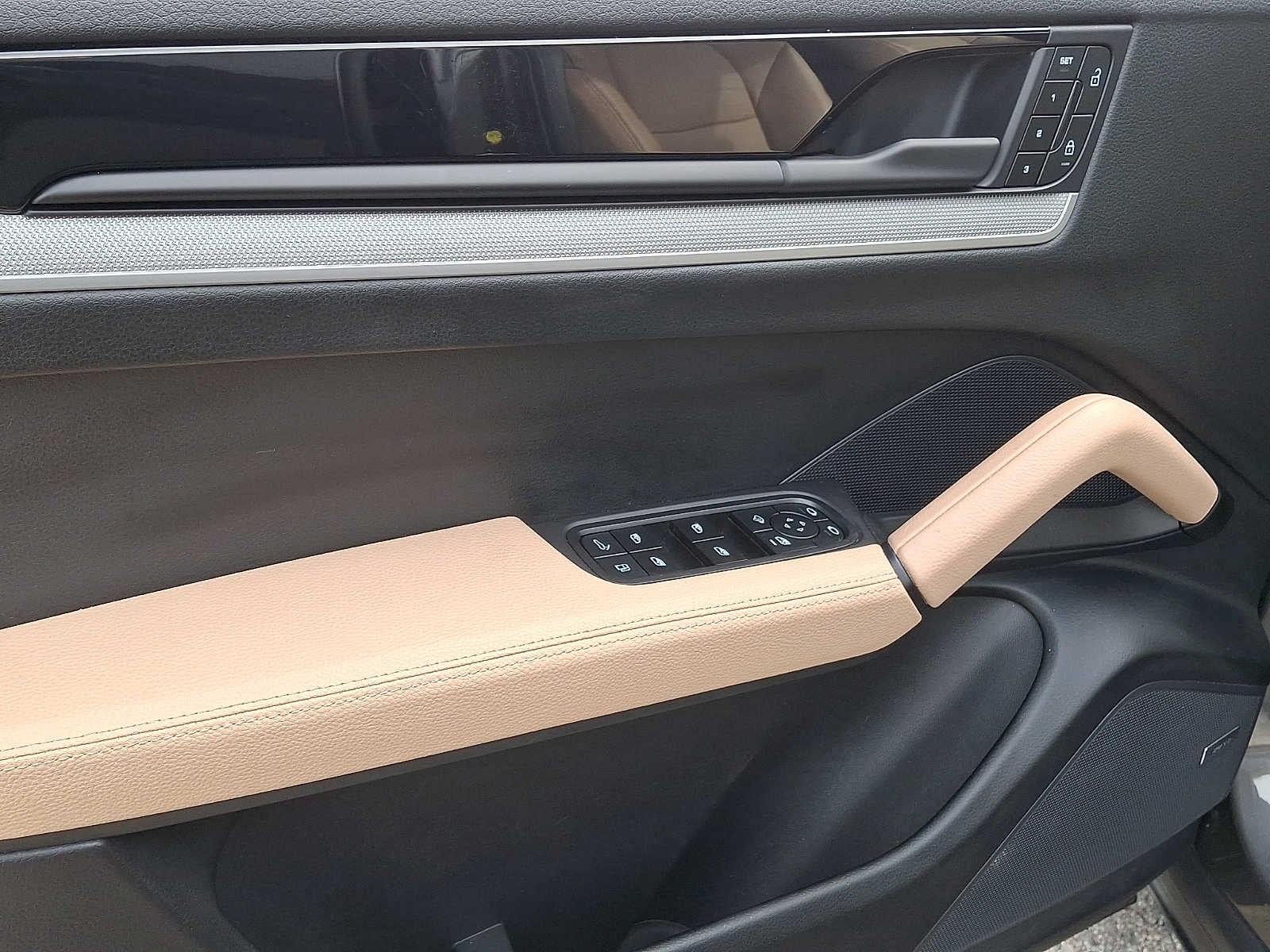 2025 Porsche Cayenne E-Hybrid AWD