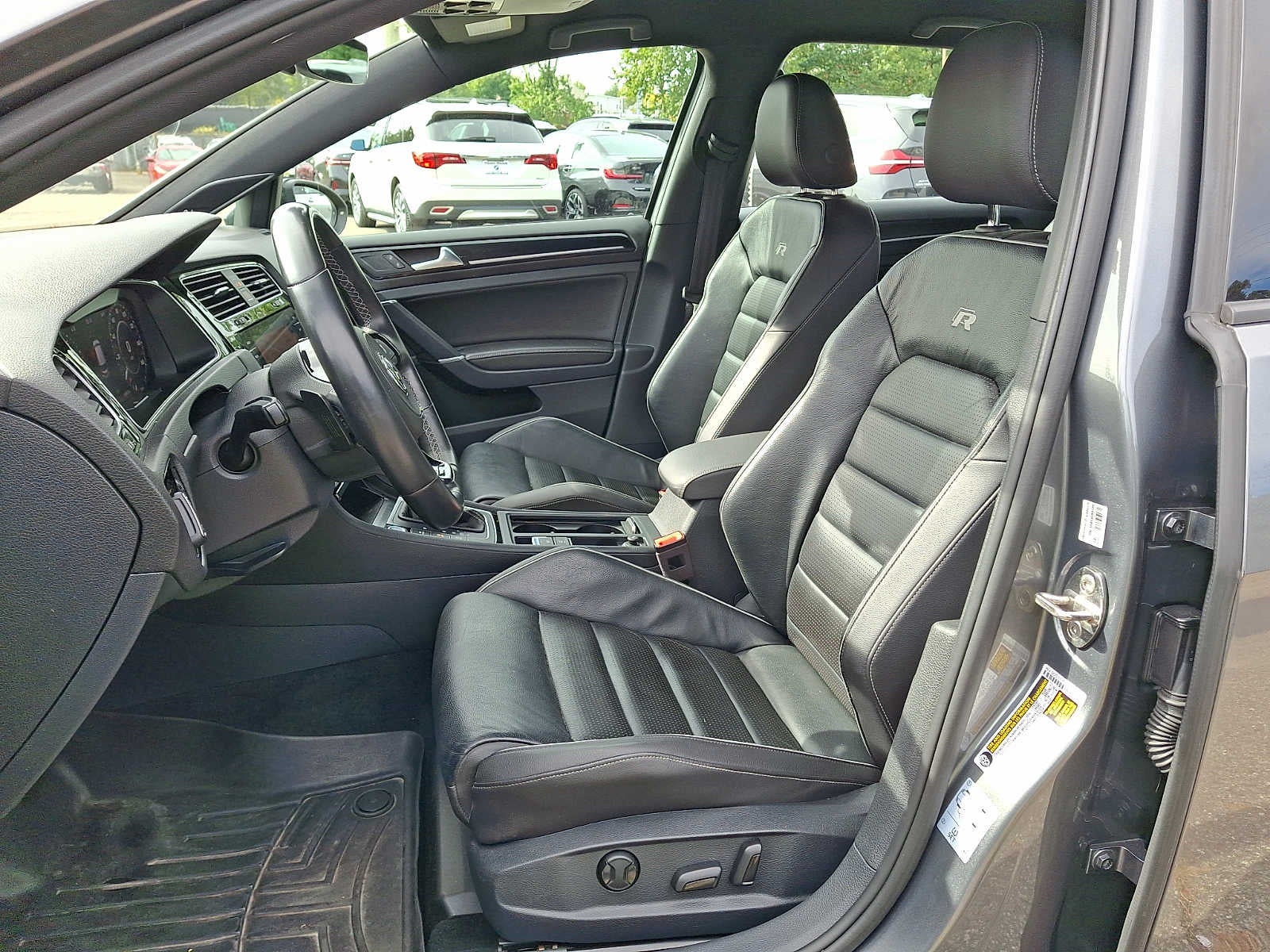 2018 Volkswagen Golf R 2.0T DSG w/DCC/Nav