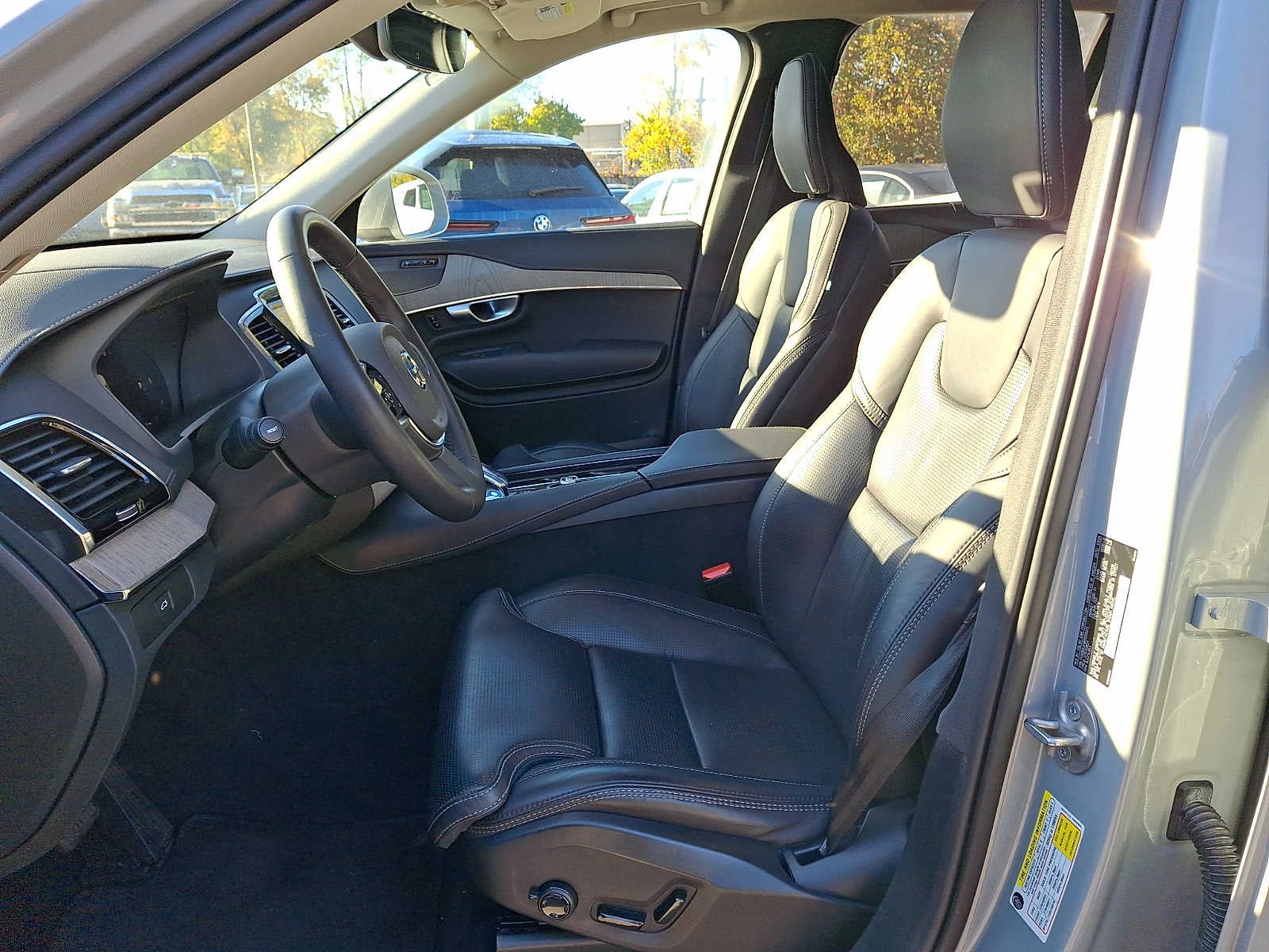 2024 Volvo XC90 B6 AWD Ultimate Bright Theme 6P