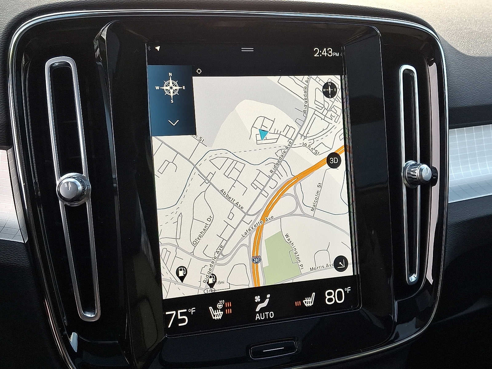 2022 Volvo XC40 T5 AWD Momentum