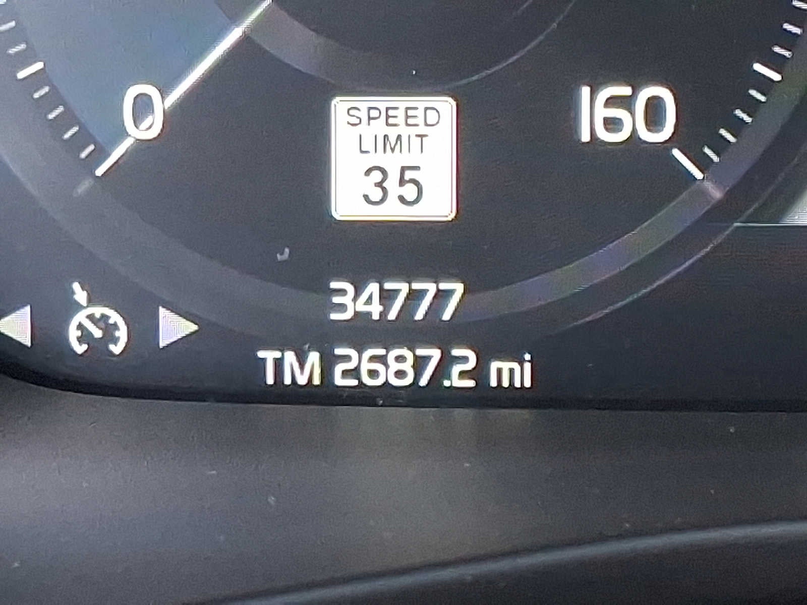 2022 Volvo XC40 T5 AWD Momentum