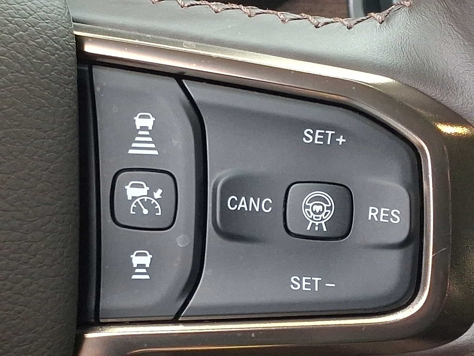 2025 RAM 1500 Longhorn 4x4 Crew Cab 57 Box