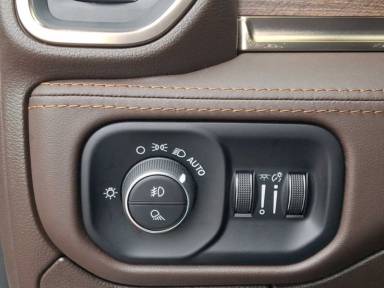 2025 RAM 1500 Longhorn 4x4 Crew Cab 57 Box