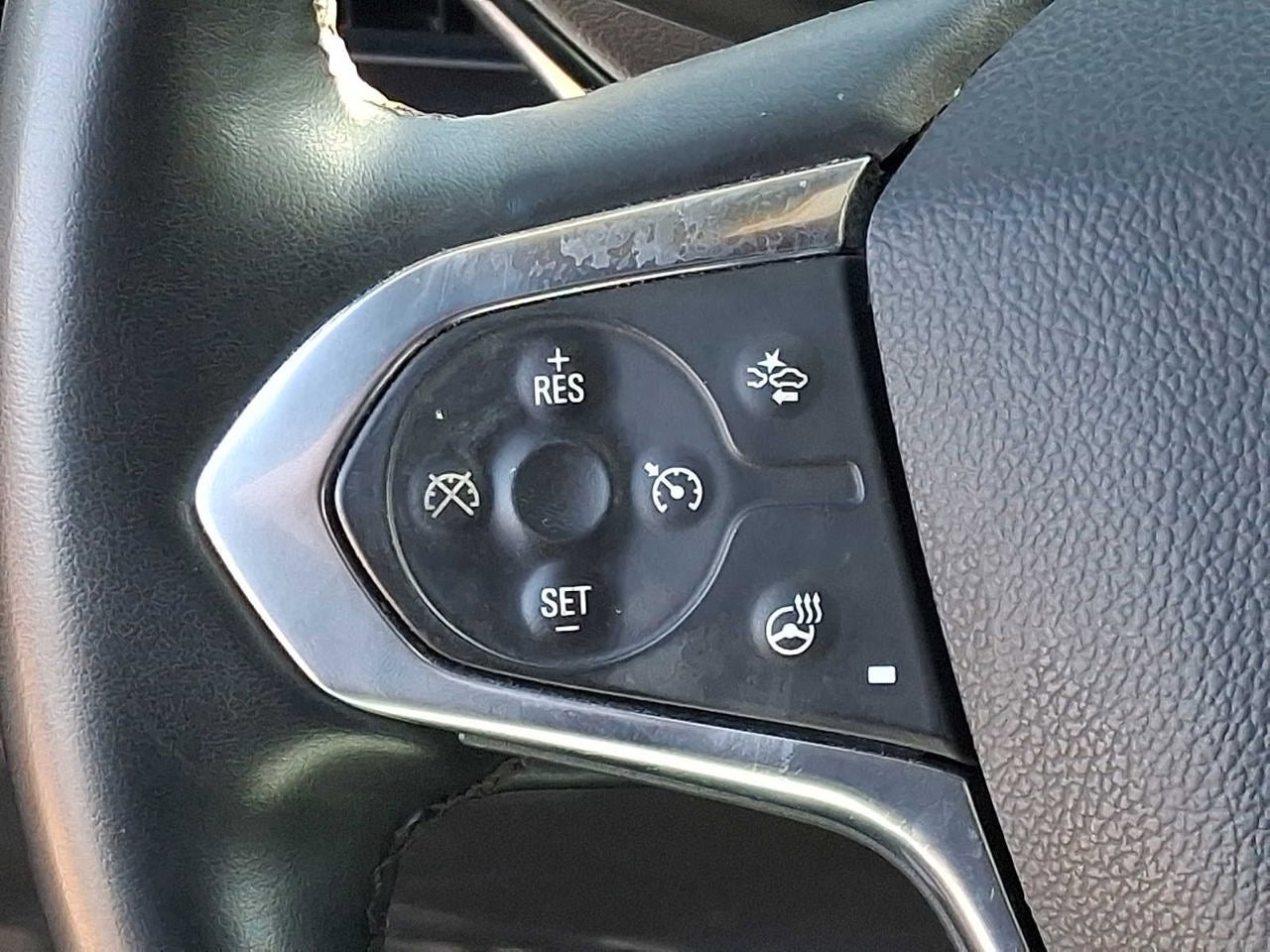 2023 Chevrolet Traverse AWD 4dr LT Leather