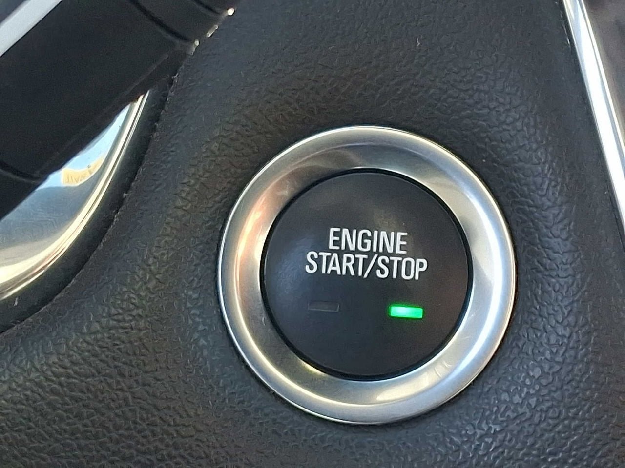 2023 Chevrolet Traverse AWD 4dr LT Leather