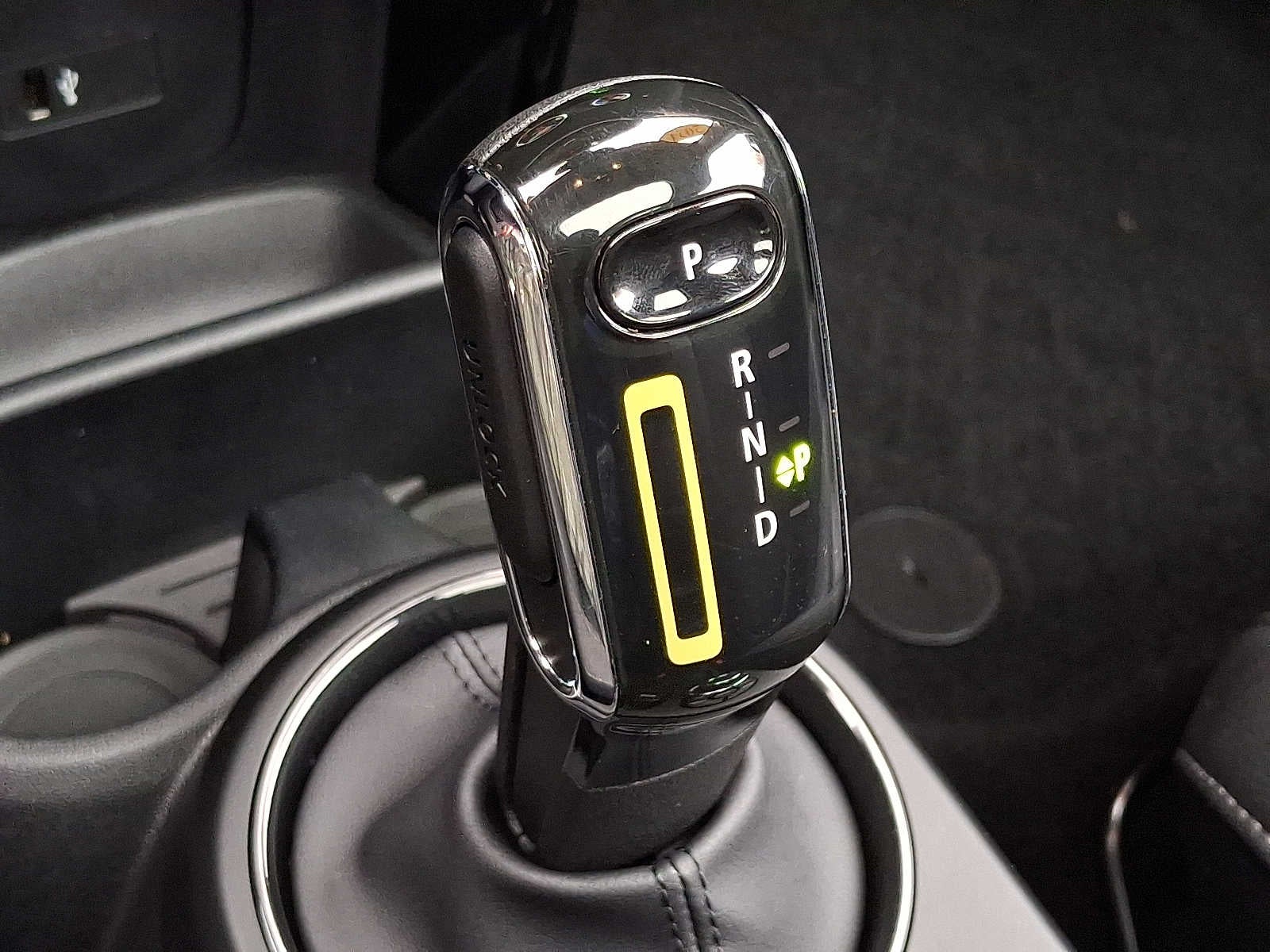 2024 MINI HARDTOP 2 DOOR Cooper SE FWD