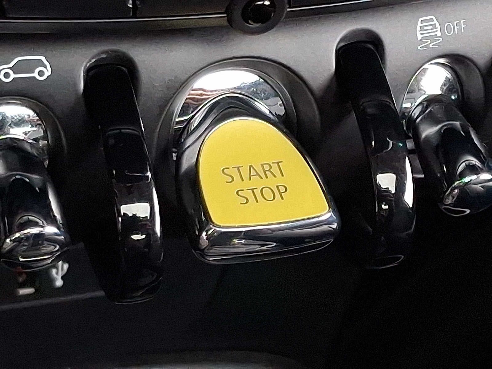 2024 MINI HARDTOP 2 DOOR Cooper SE FWD